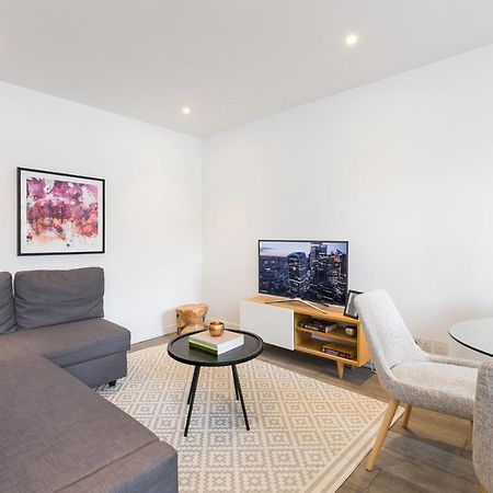 Urban Chic - Rathbone Apartment London Bagian luar foto