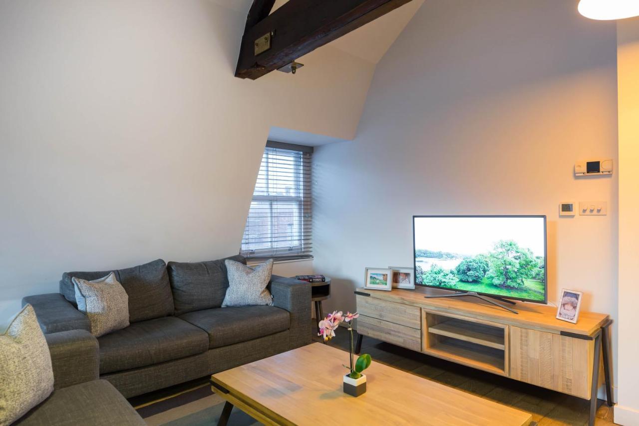 Urban Chic - Rathbone Apartment London Bagian luar foto