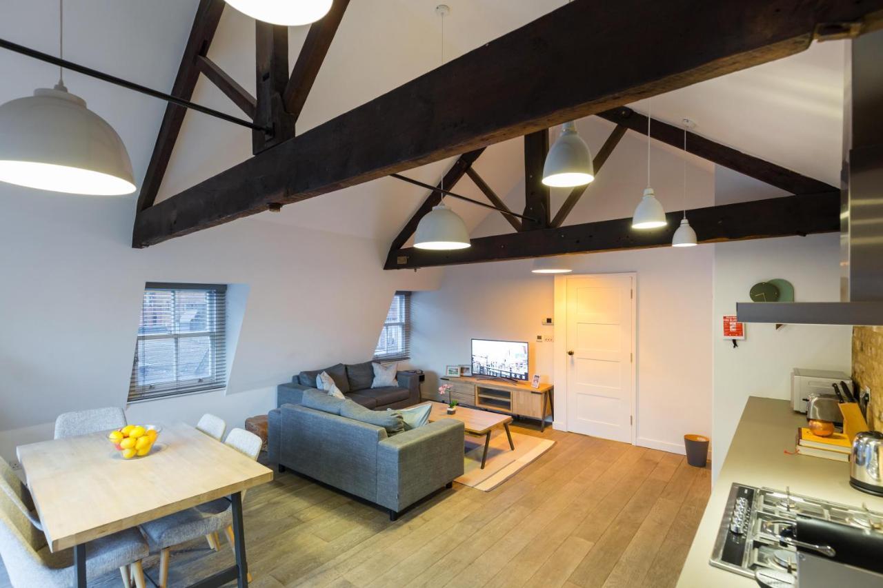 Urban Chic - Rathbone Apartment London Bagian luar foto
