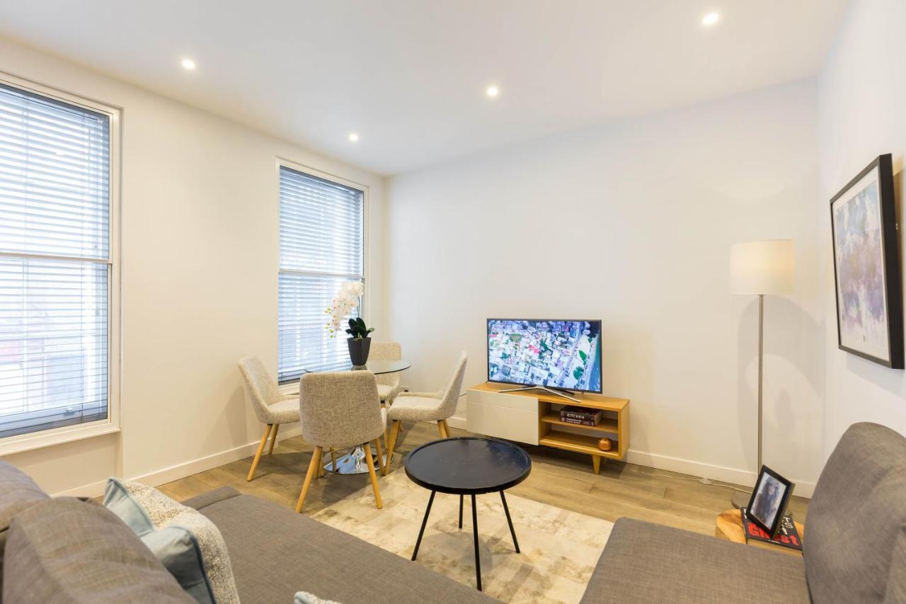 Urban Chic - Rathbone Apartment London Bagian luar foto
