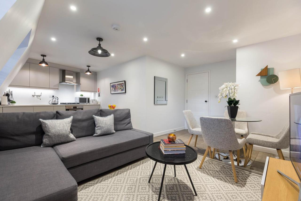 Urban Chic - Rathbone Apartment London Bagian luar foto