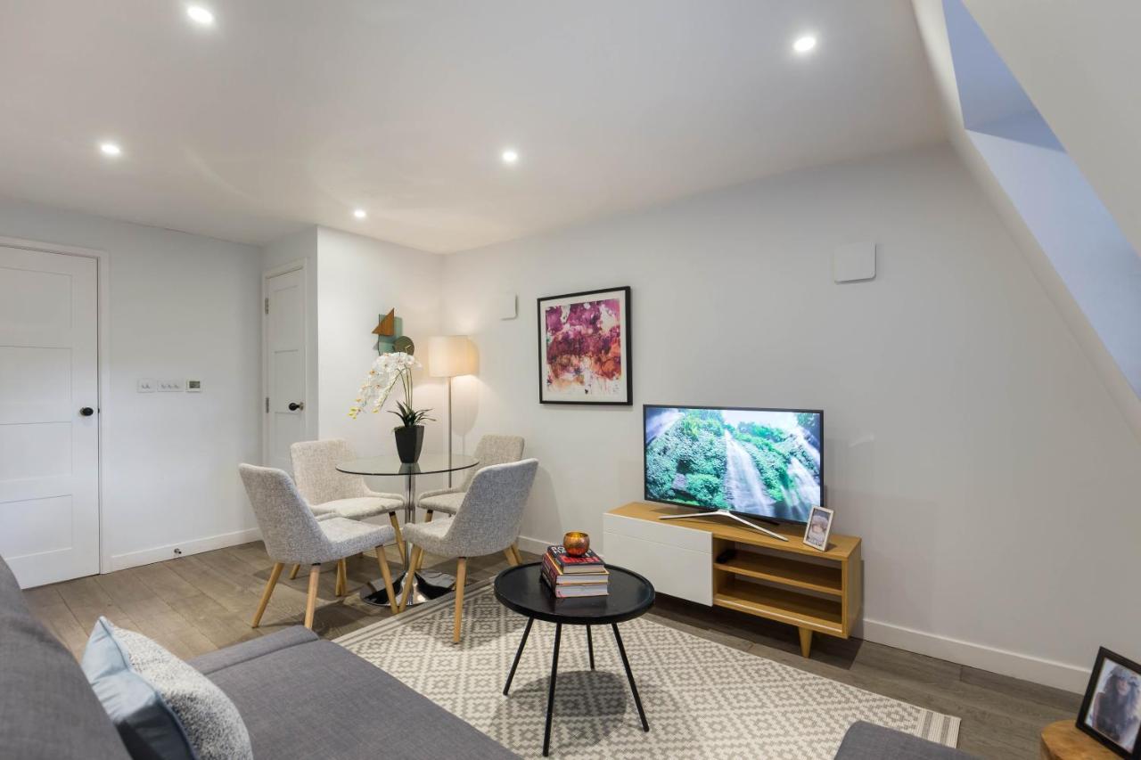 Urban Chic - Rathbone Apartment London Bagian luar foto