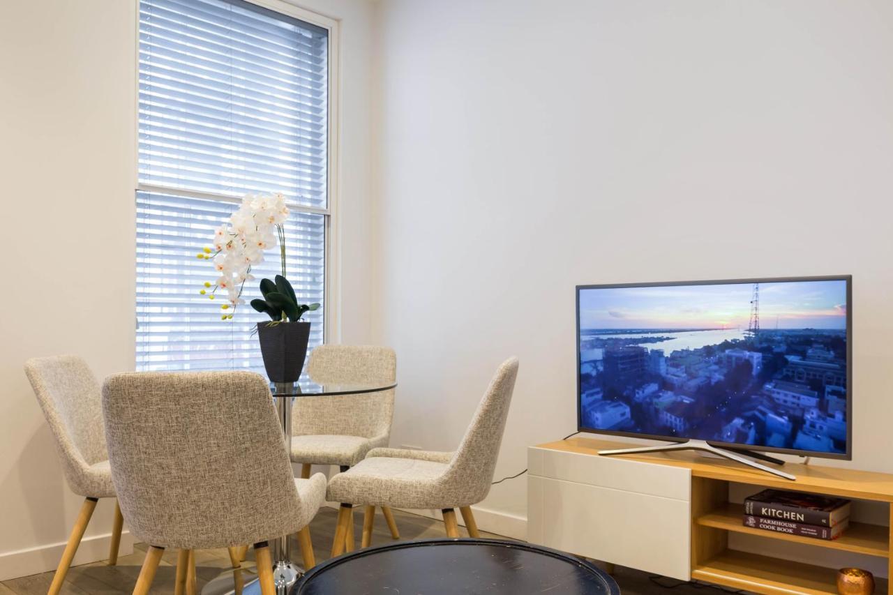 Urban Chic - Rathbone Apartment London Bagian luar foto