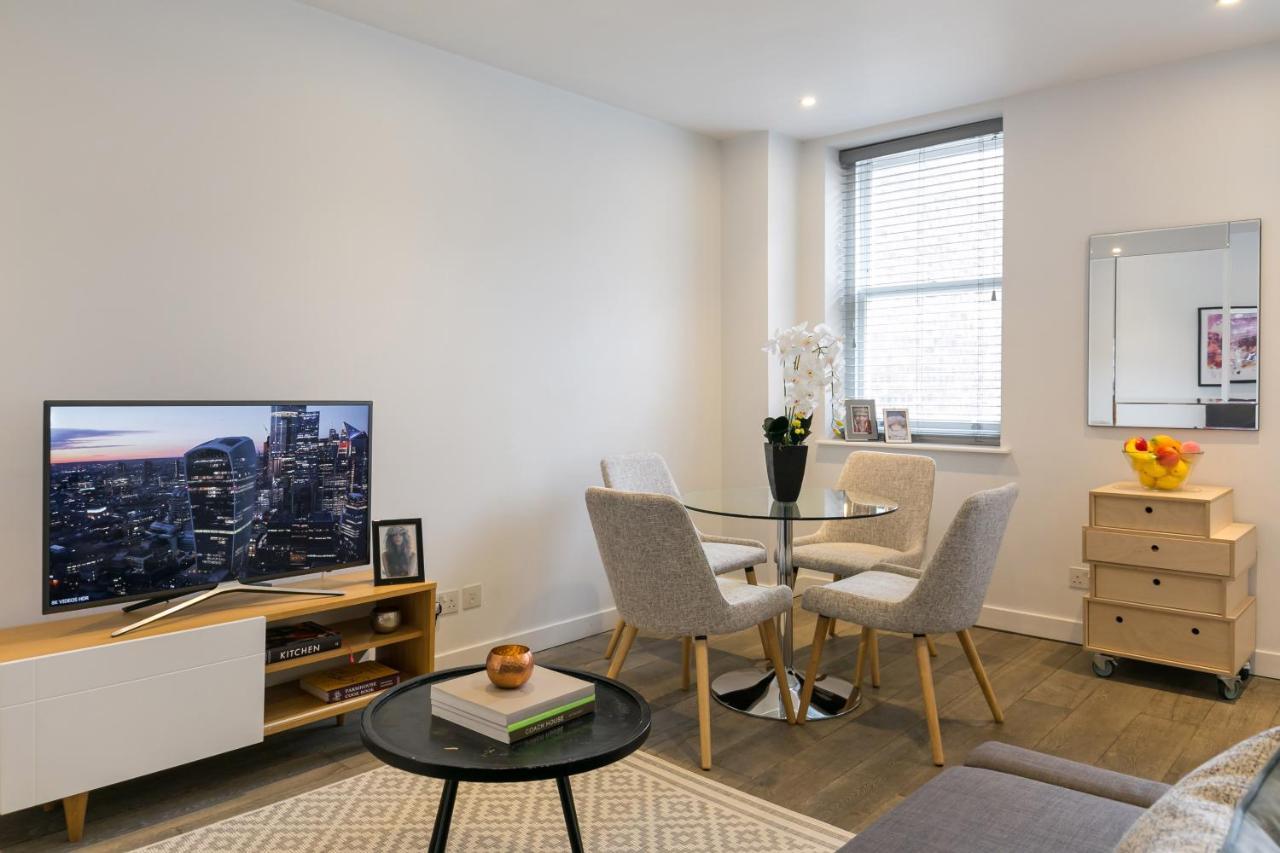 Urban Chic - Rathbone Apartment London Bagian luar foto