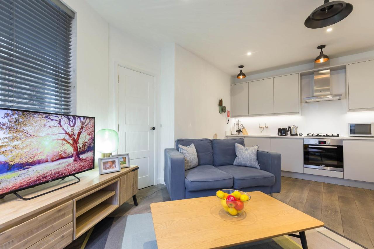 Urban Chic - Rathbone Apartment London Bagian luar foto