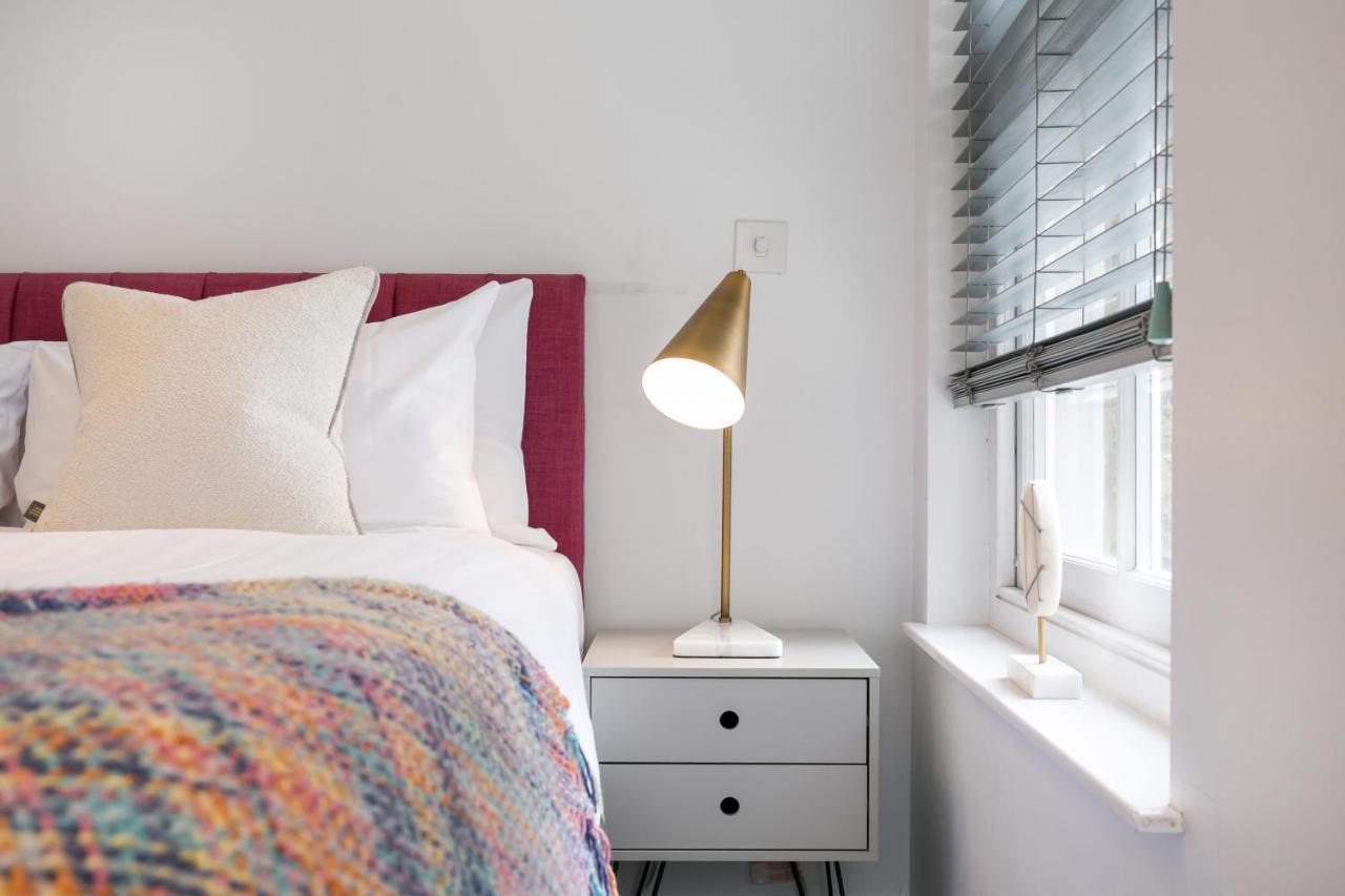 Urban Chic - Rathbone Apartment London Bagian luar foto