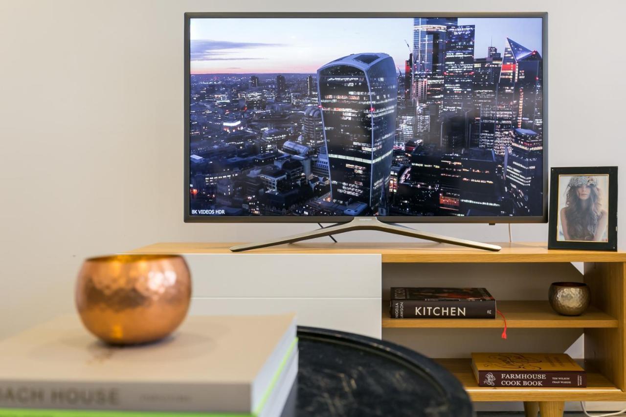Urban Chic - Rathbone Apartment London Bagian luar foto
