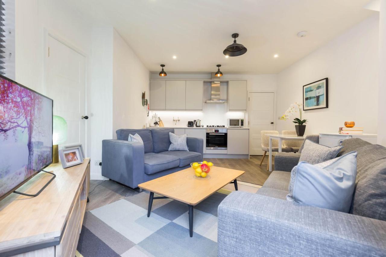 Urban Chic - Rathbone Apartment London Bagian luar foto