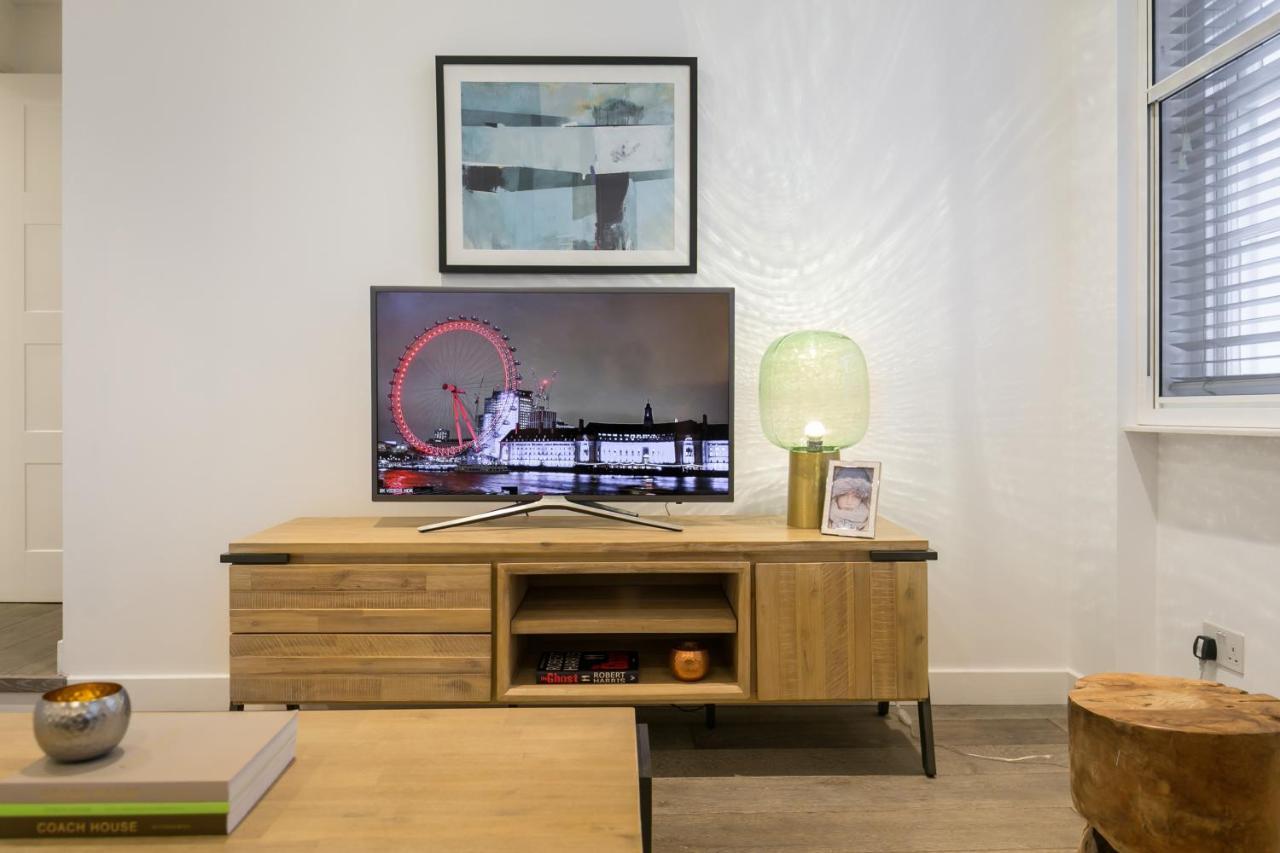 Urban Chic - Rathbone Apartment London Bagian luar foto