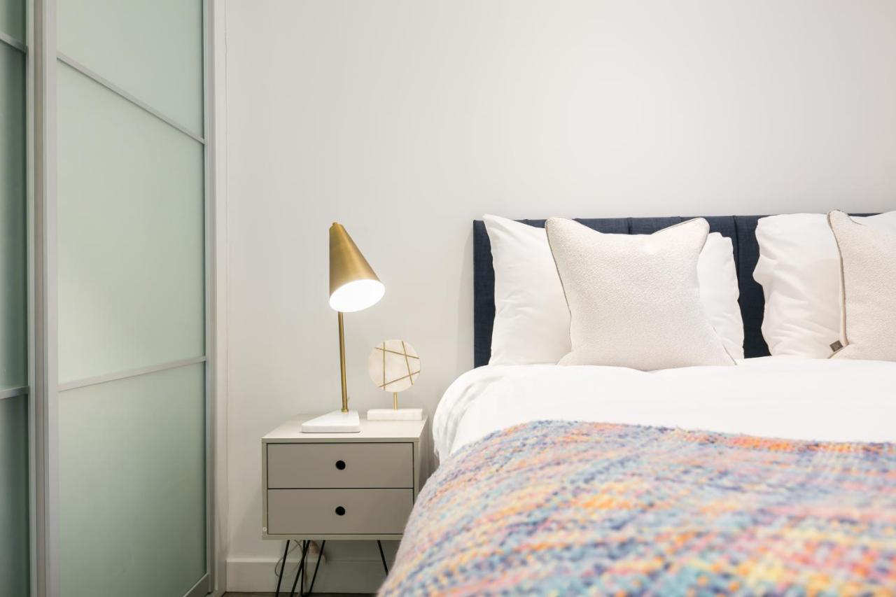 Urban Chic - Rathbone Apartment London Bagian luar foto